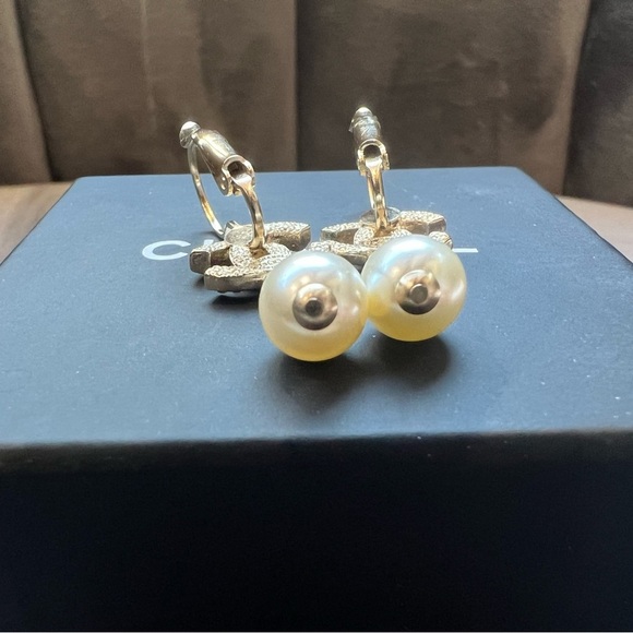 Chanel CC Crystal and Pearl Drop Earrings - Picture 5 of 9